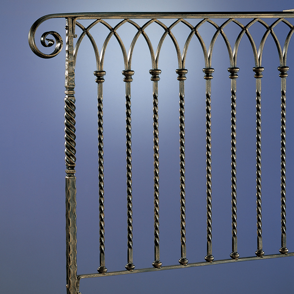 Railing with Balusters with Notched Holes