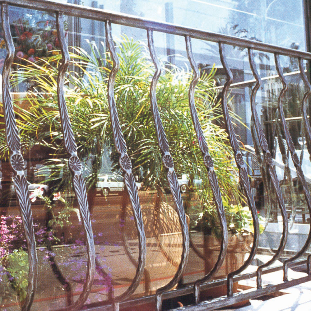 Bow Balcony Railing Design